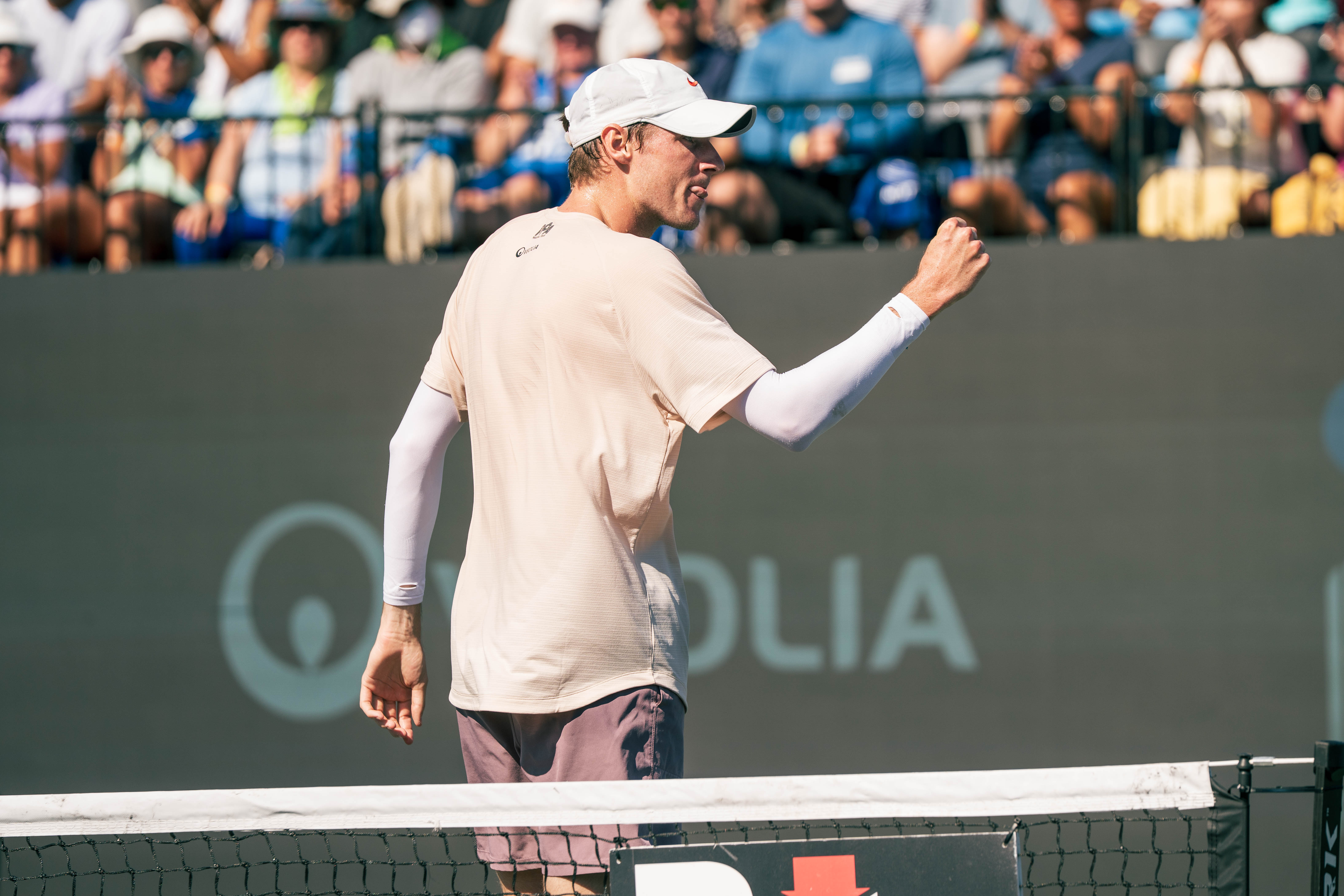 Roscoe Bellamy fist pump